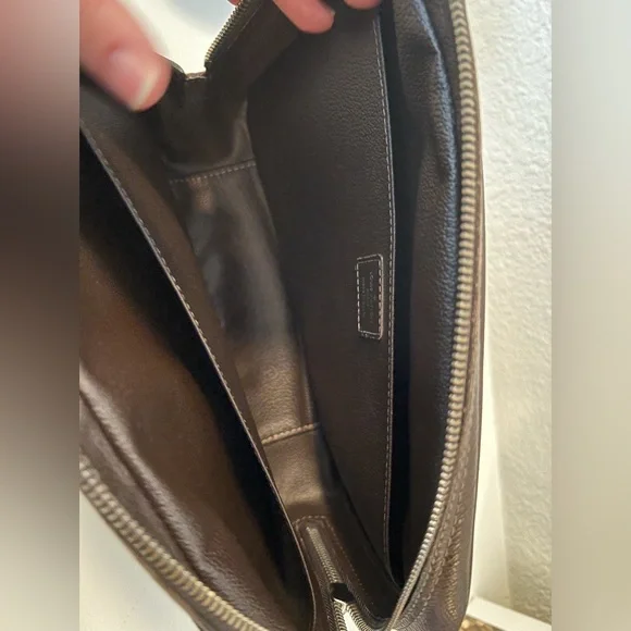 LV Men’s toiletry bag.Authentic.Brown leather.Like new condition.